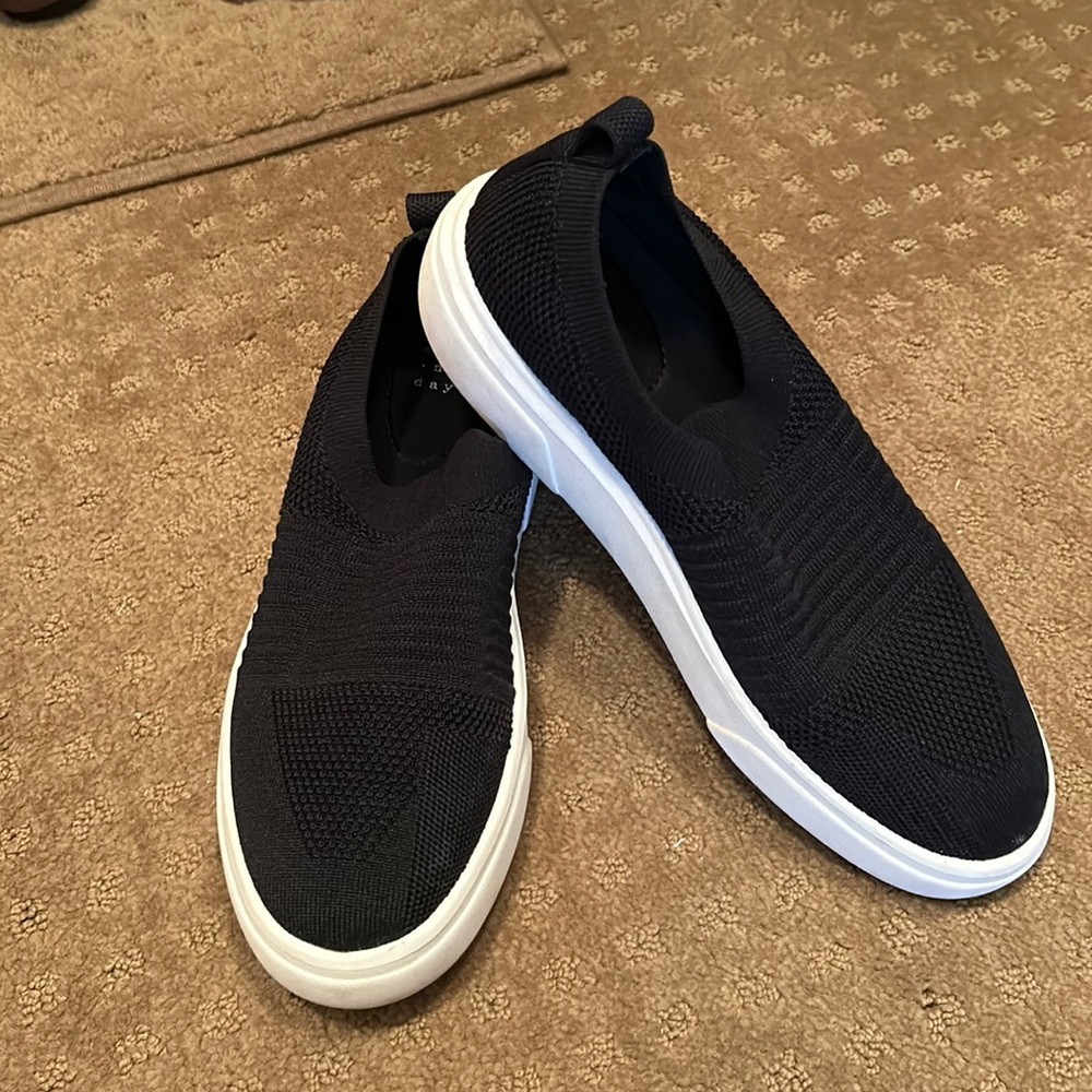 Slip on Tennis Shoes